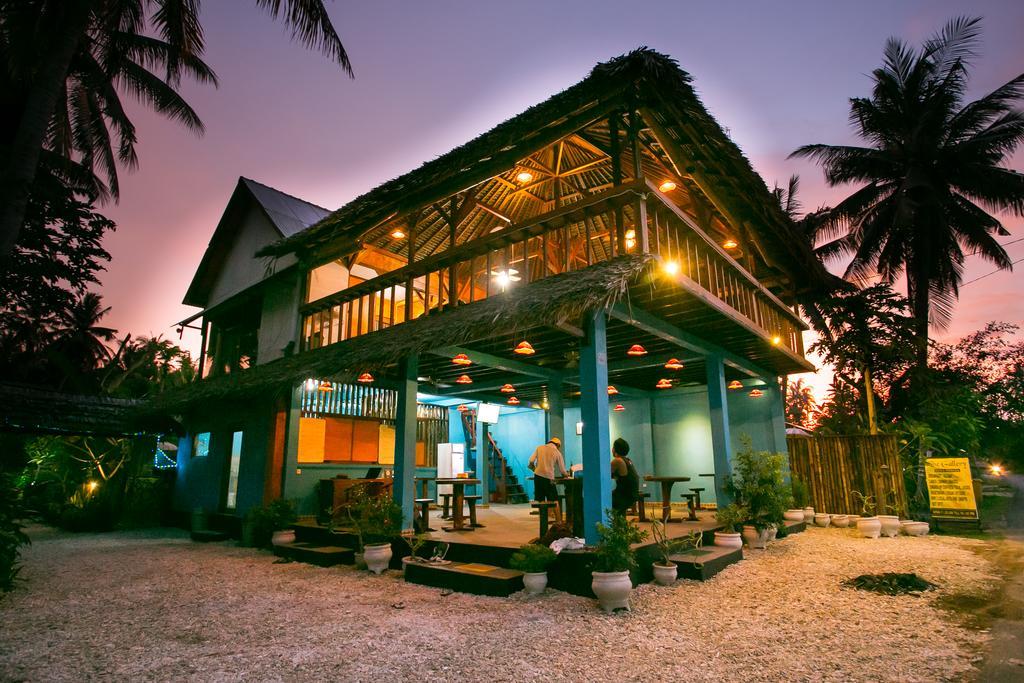Full Moon Hostel Нуса Пенида Екстериор снимка