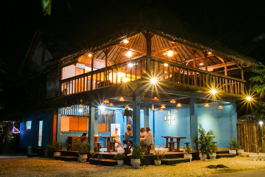 Full Moon Hostel Нуса Пенида Екстериор снимка