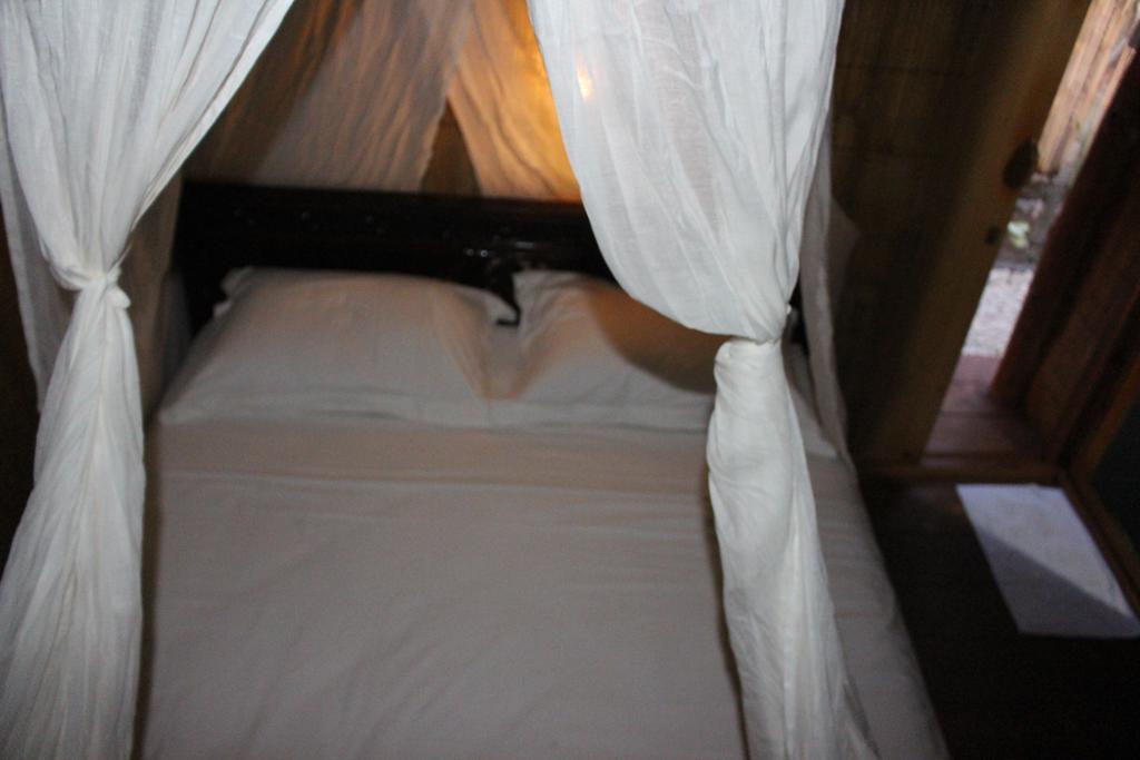 Full Moon Hostel Нуса Пенида Екстериор снимка
