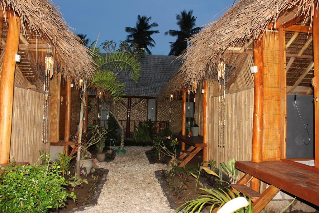Full Moon Hostel Нуса Пенида Екстериор снимка