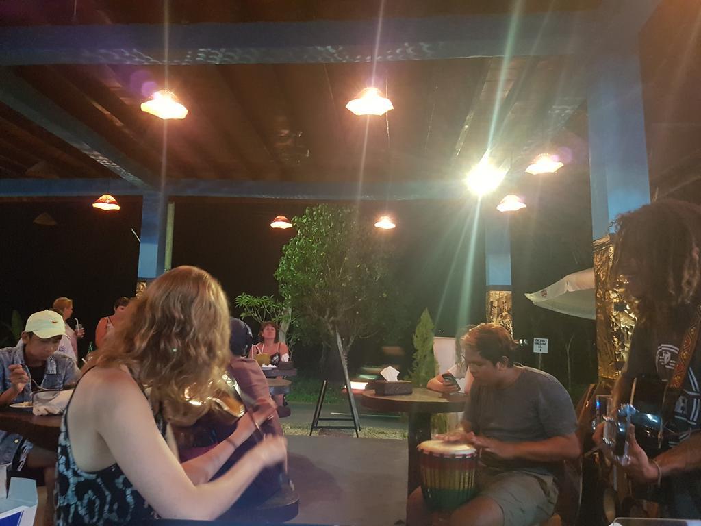Full Moon Hostel Нуса Пенида Екстериор снимка