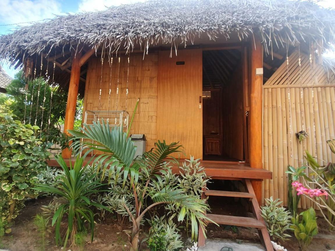 Full Moon Hostel Нуса Пенида Екстериор снимка